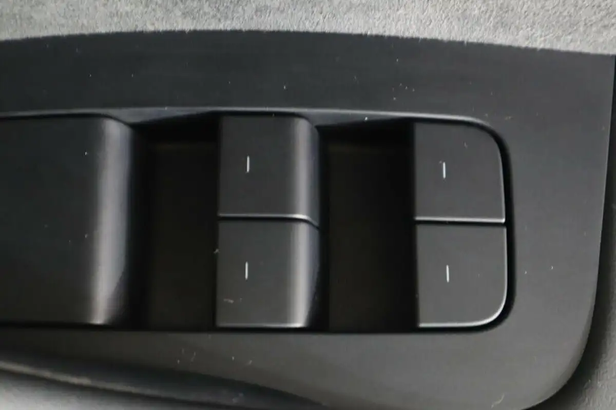 2021-tesla-model-3-e-long-range-4x4-big-18