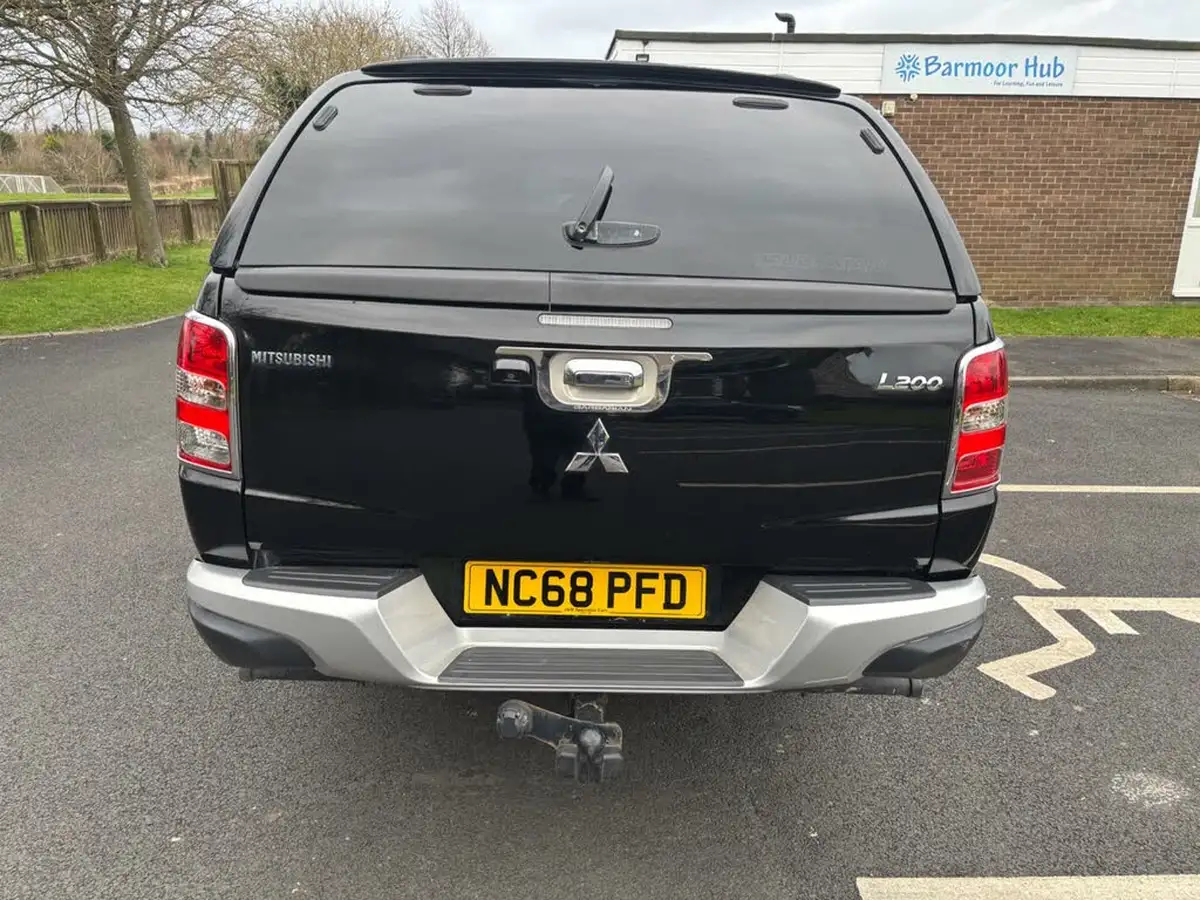 2019-mitsubishi-l200-24di-d-barbarian-eu6b-big-5
