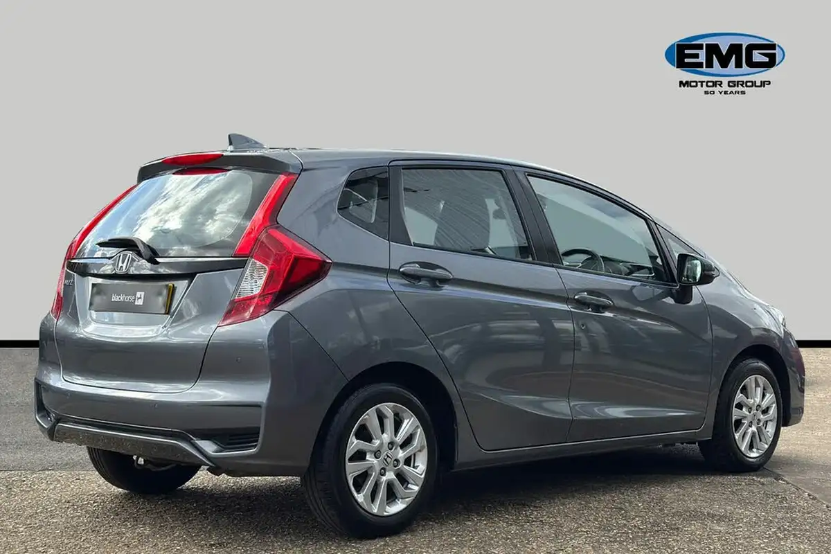 2019-honda-jazz-13-i-vtec-se-navi-cvt-big-5