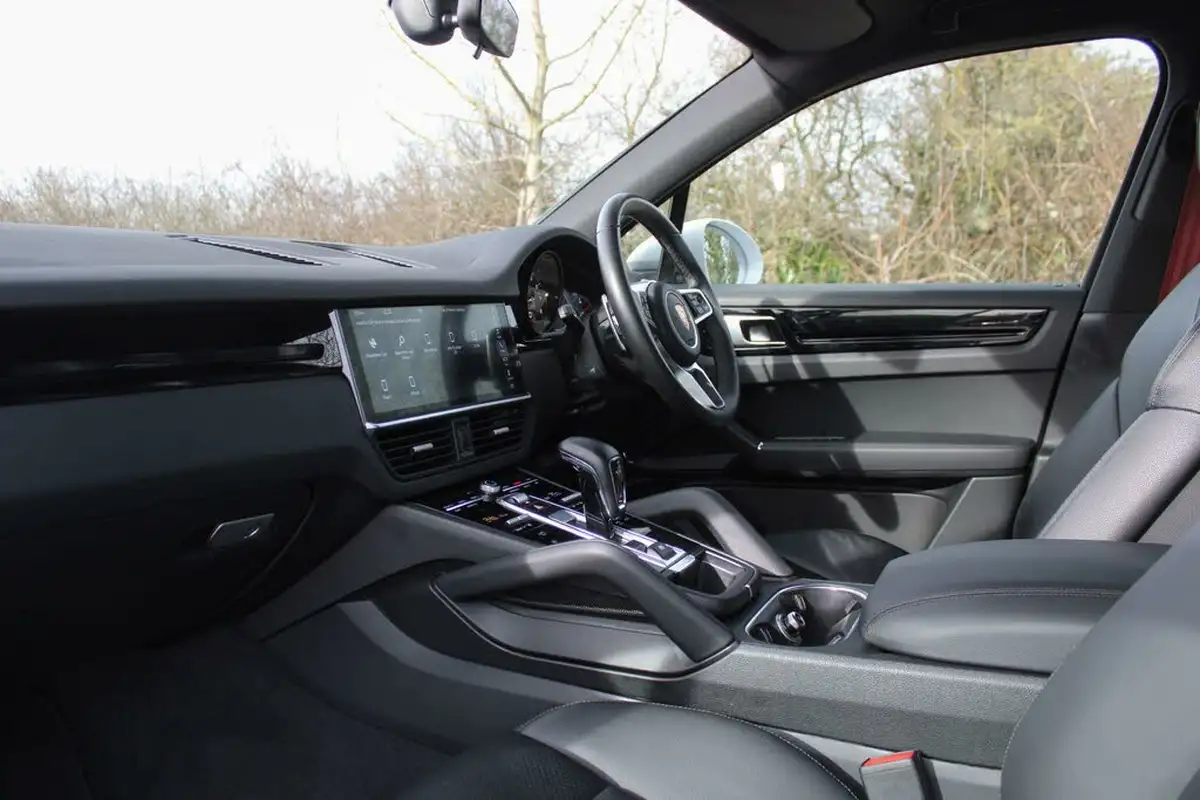 2019-porsche-cayenne-30-v6-s-big-19