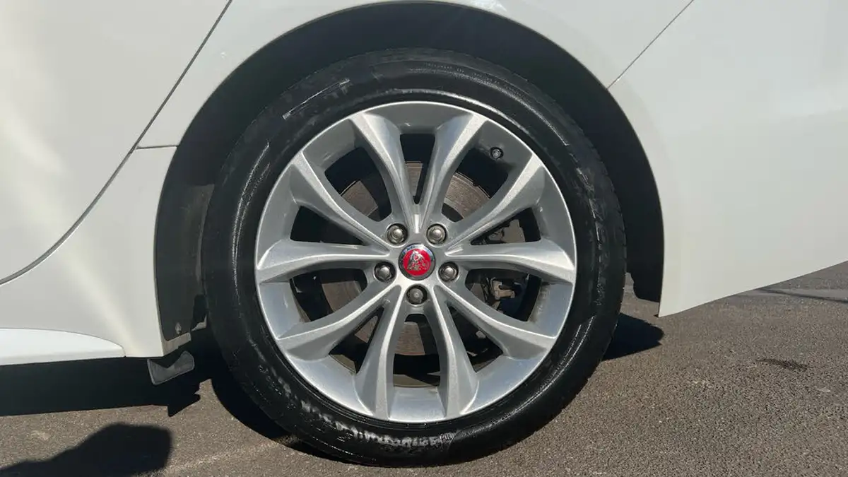 2019-jaguar-xf-20i-r-sport-250ps-ss-saloon-4d-big-7