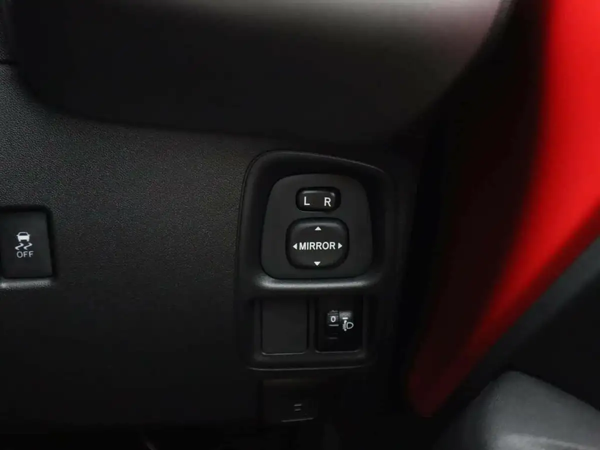2019-toyota-aygo-10-vvt-i-x-play-tss-x-shift-big-36