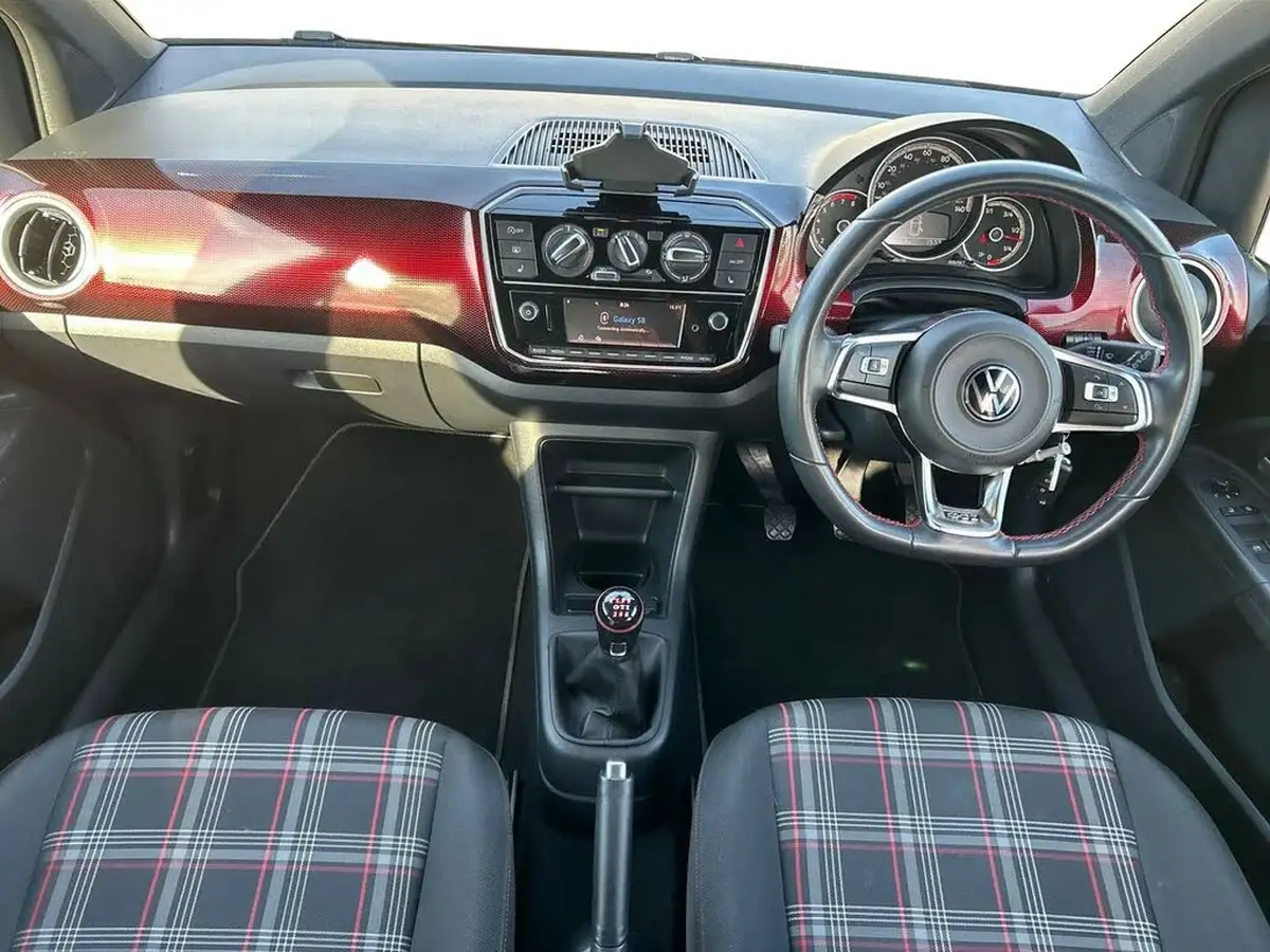 2022-volkswagen-up-10-gti-5d-big-8