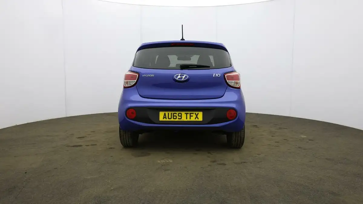 2019-hyundai-i10-10-play-big-5