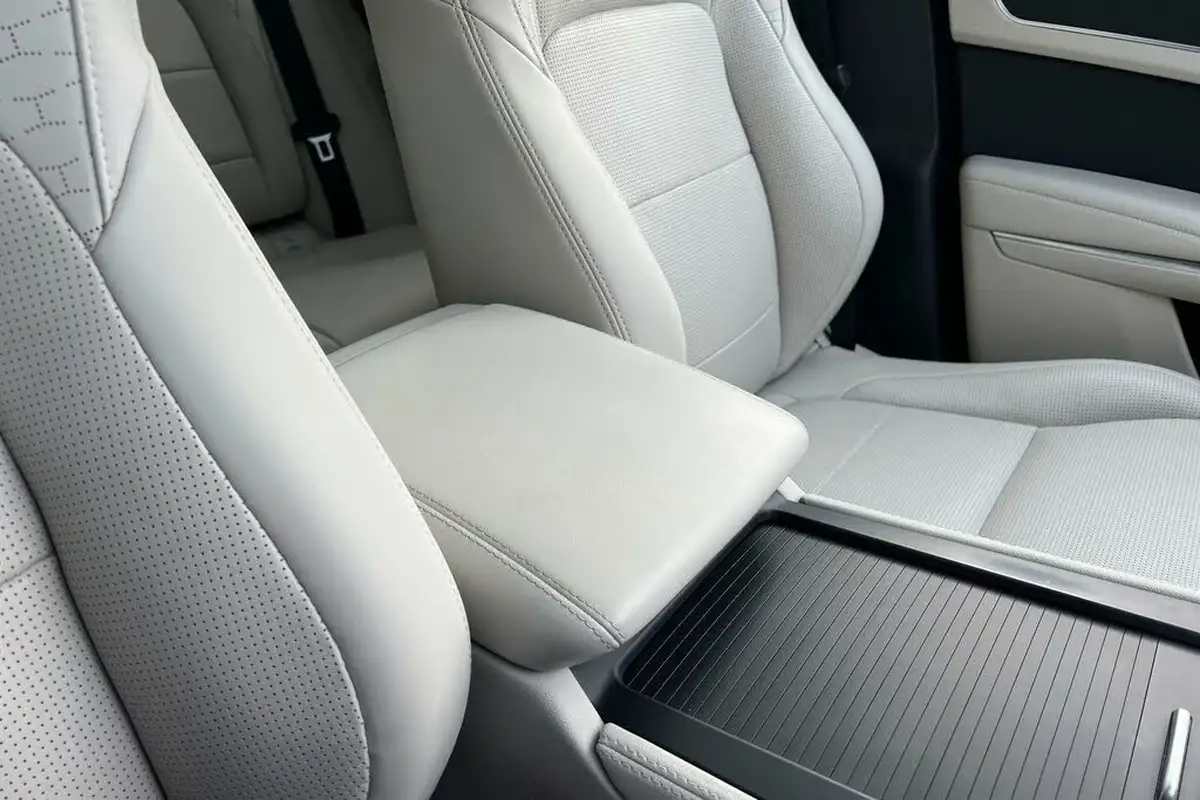 2023-jaguar-f-pace-20-d200-r-dynamic-hse-black-big-55
