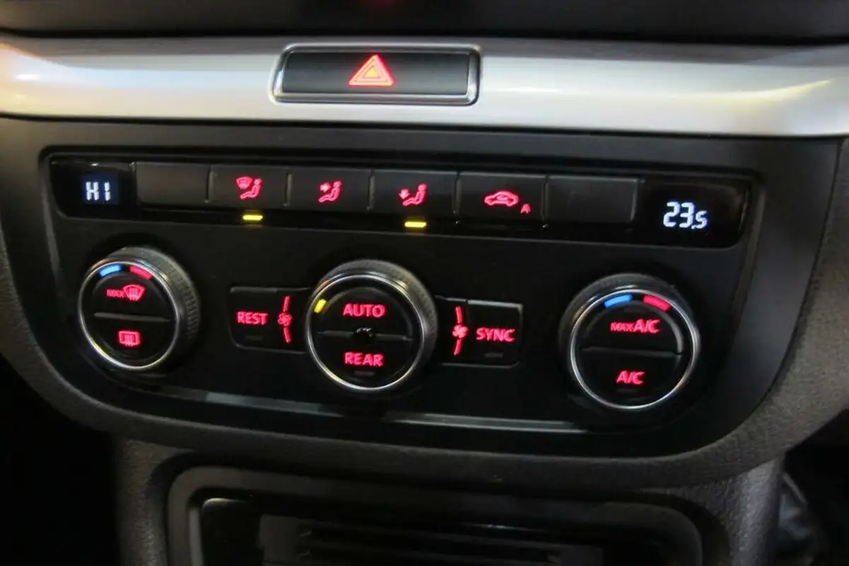 2019-volkswagen-sharan-14-tsi-se-nav-1395cc-big-32