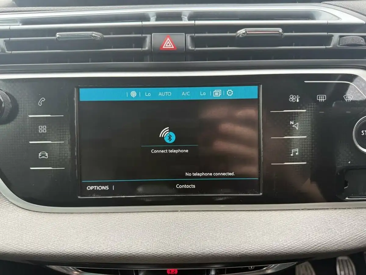 2017-citroen-grand-c4-picasso-16bluehdi-feel-big-22