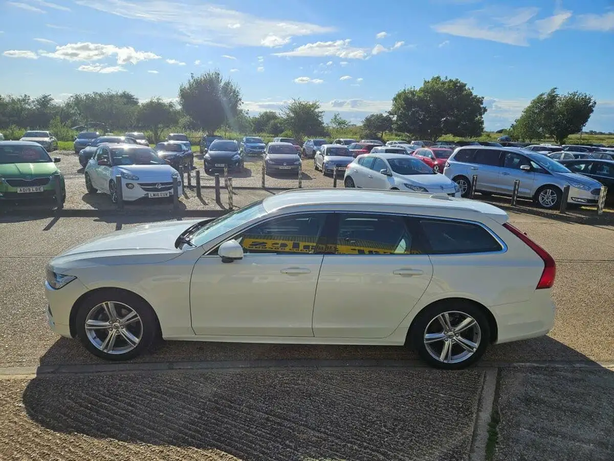 2019-volvo-v90-20td-d4-momentum-plus-big-29