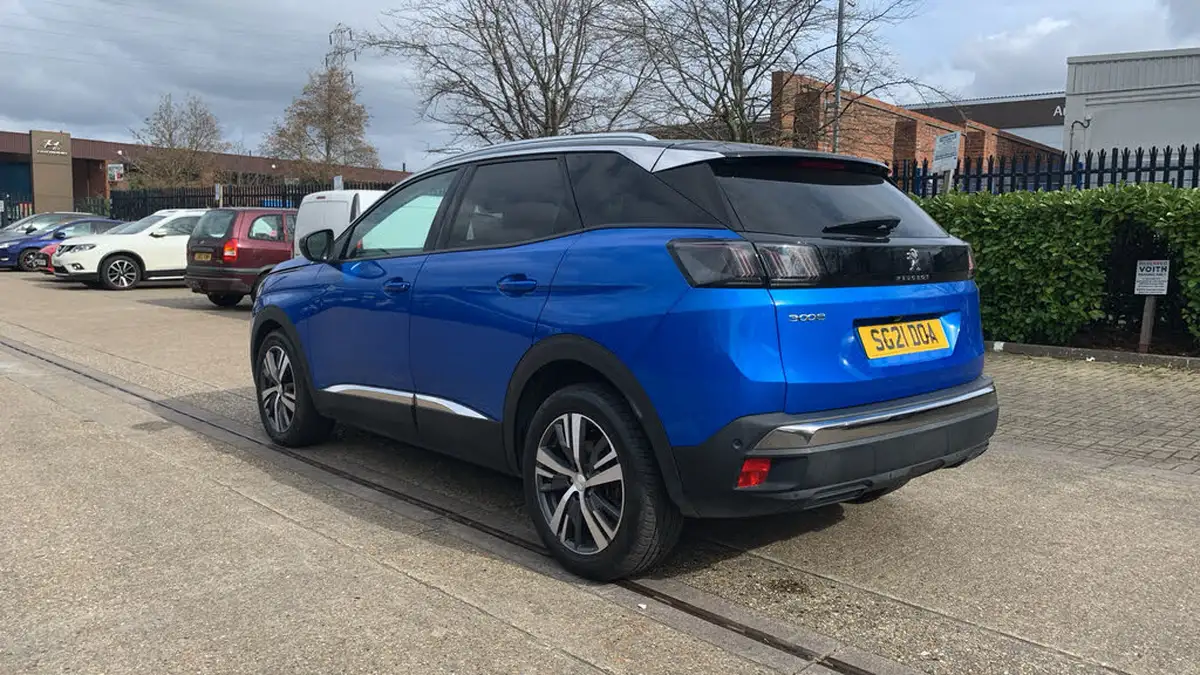 2021-peugeot-3008-suv-12-puretech-allure-premium-eat8-big-4