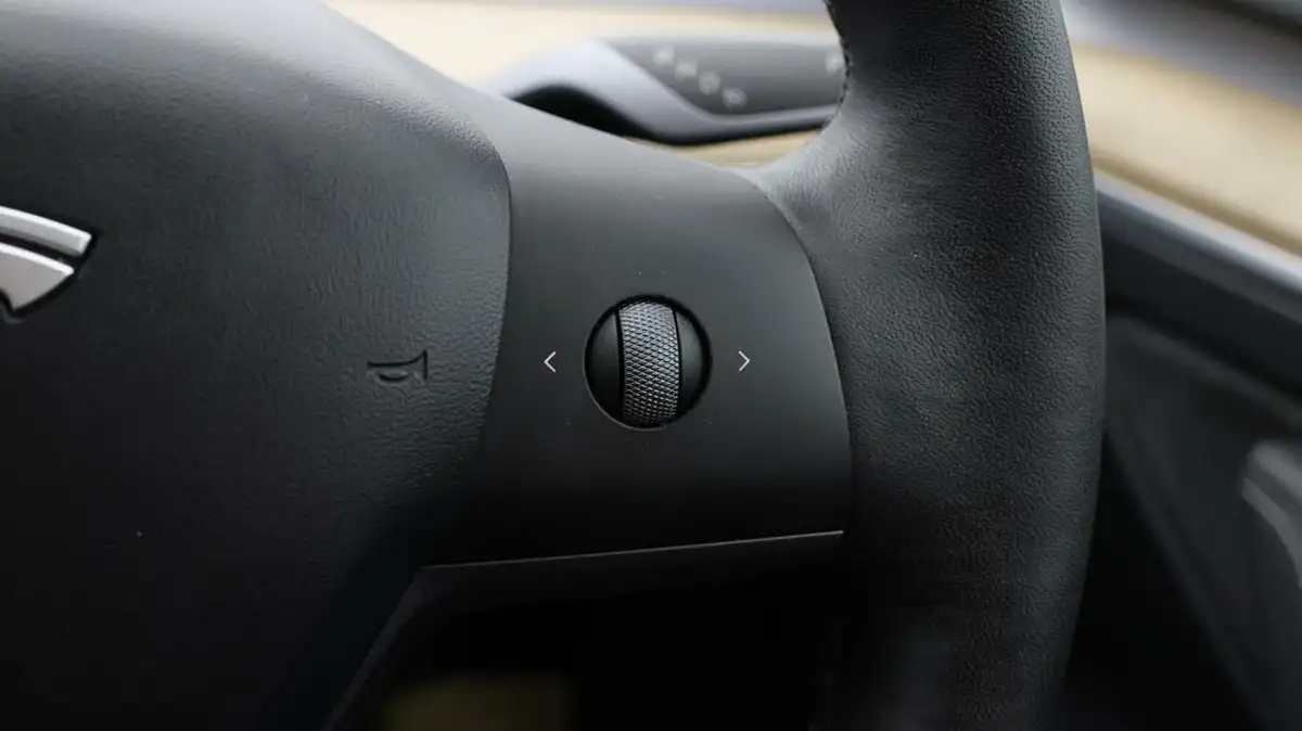 2021-tesla-model-3-e-standard-plus-big-22