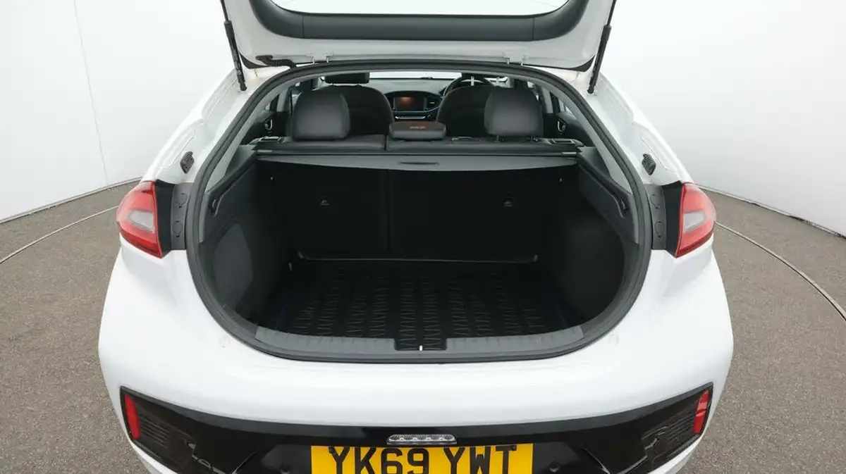 2019-hyundai-ioniq-16-gdi-premium-se-hybrid-big-17