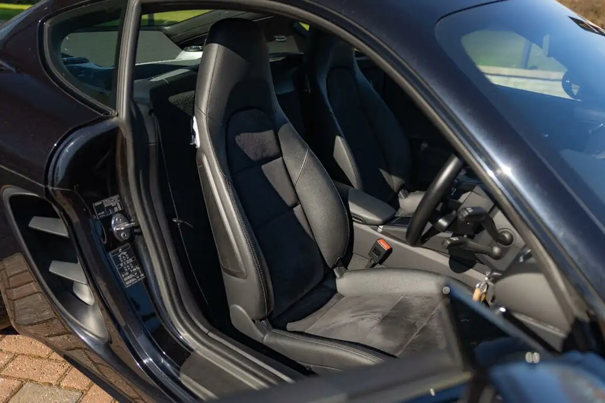 2019-porsche-cayman-718-20-cayman-big-27