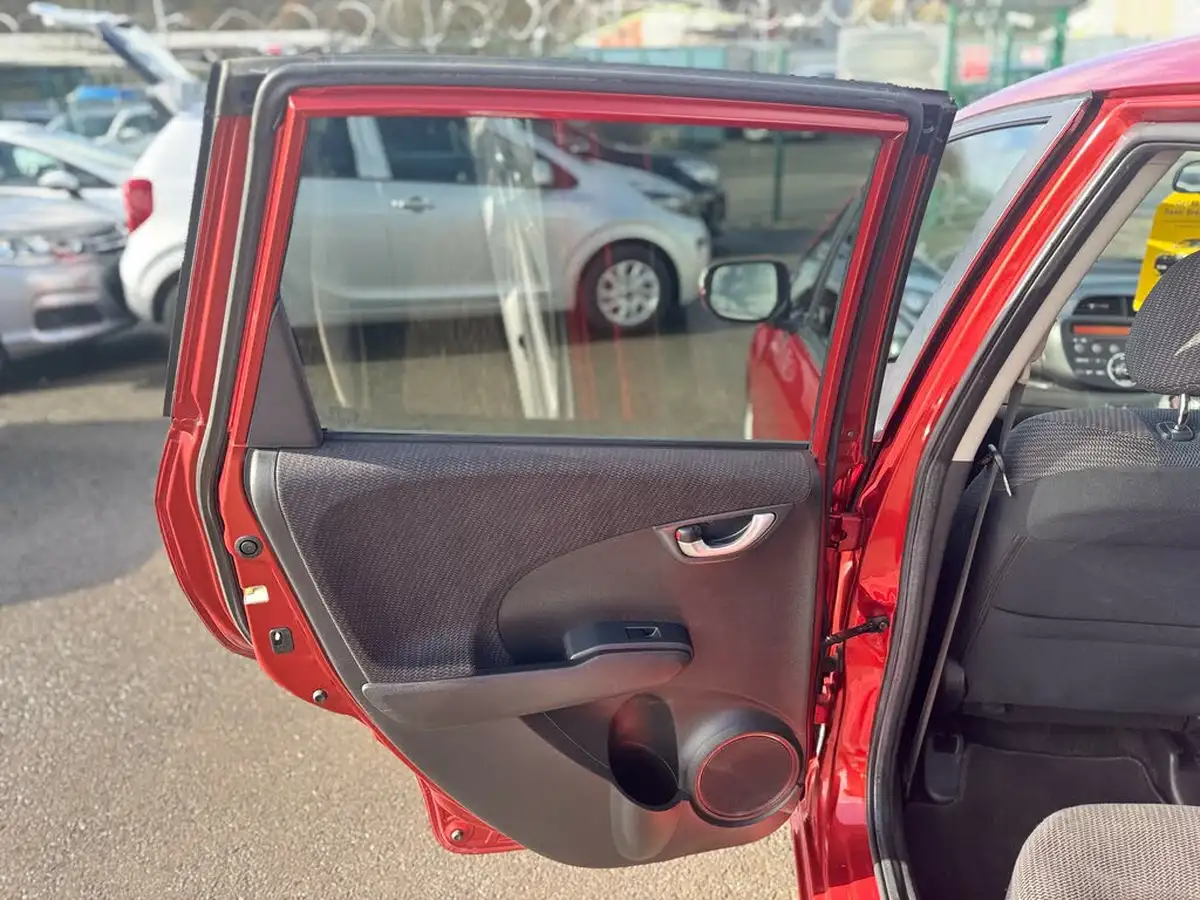 2015-honda-jazz-14-ex-big-36