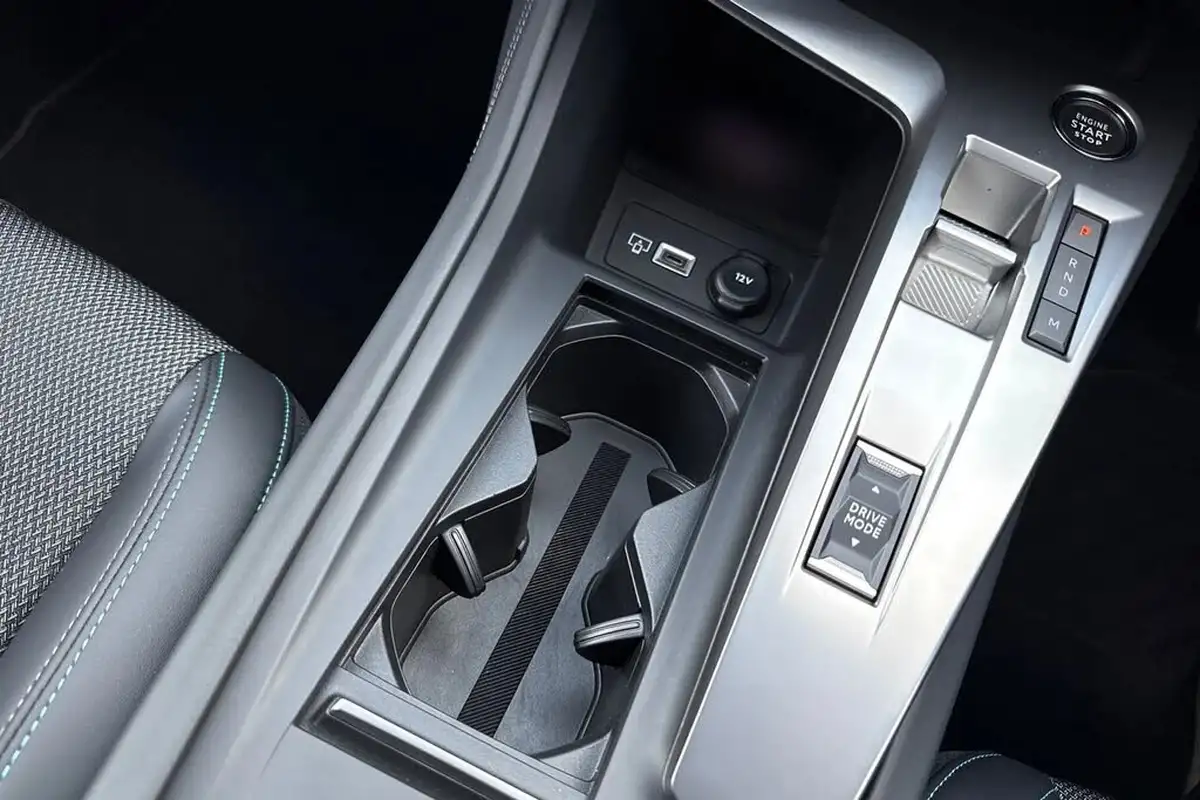 2023-peugeot-308-12-puretech-allure-premium-130ps-big-32
