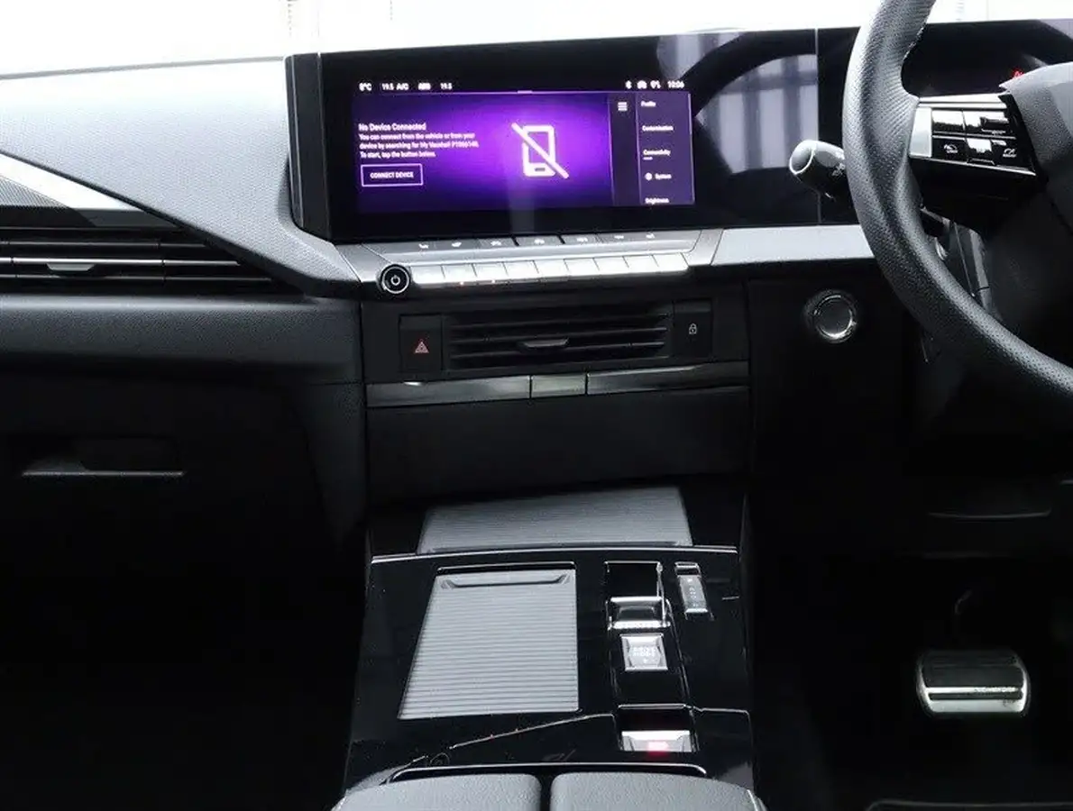 2023-vauxhall-astra-16-ultimate-hatchback-big-13