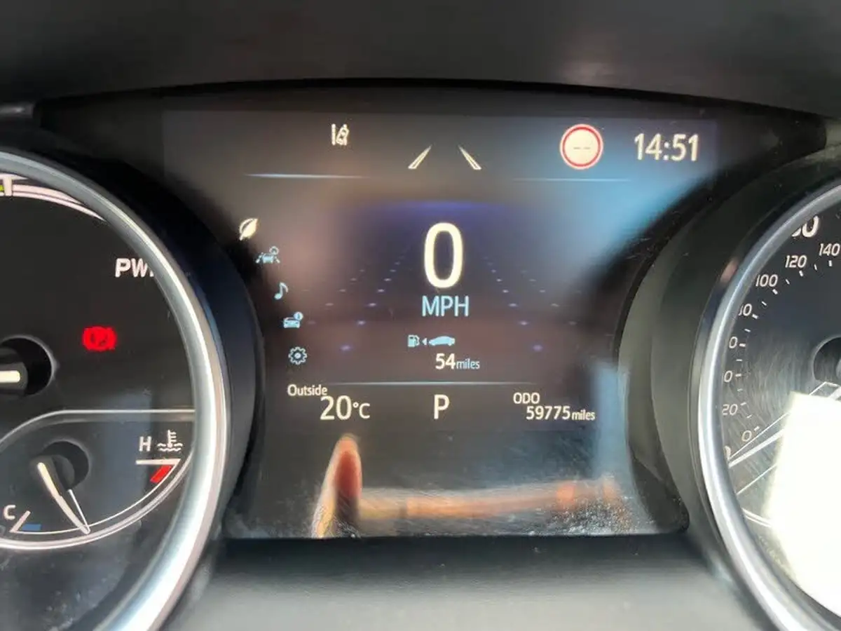 2021-toyota-camry-25-vvt-i-design-big-37