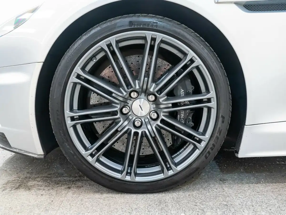 2009-aston-martin-dbs-60-touchtronic-big-18
