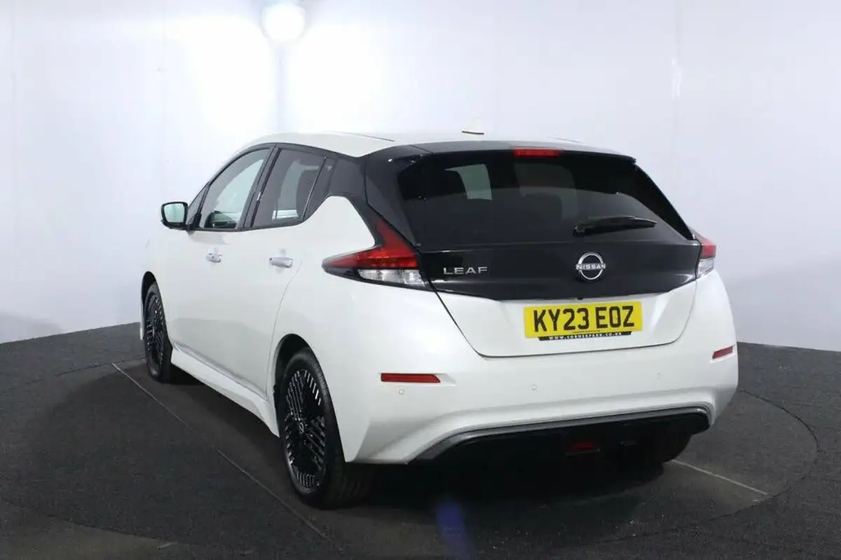 2023-nissan-leaf-e-tekna-39kwh-big-4