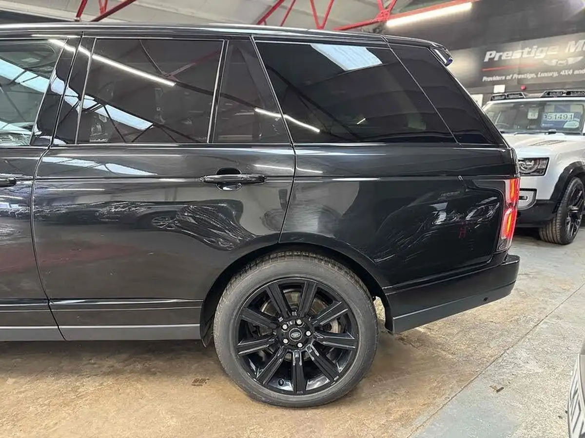 2021-land-rover-range-rover-30-d300-vogue-se-big-22