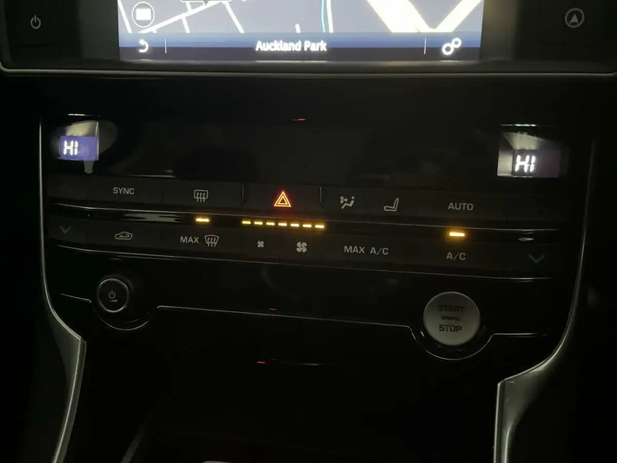 2017-jaguar-xe-20i-prestige-200ps-ss-1999cc-big-20