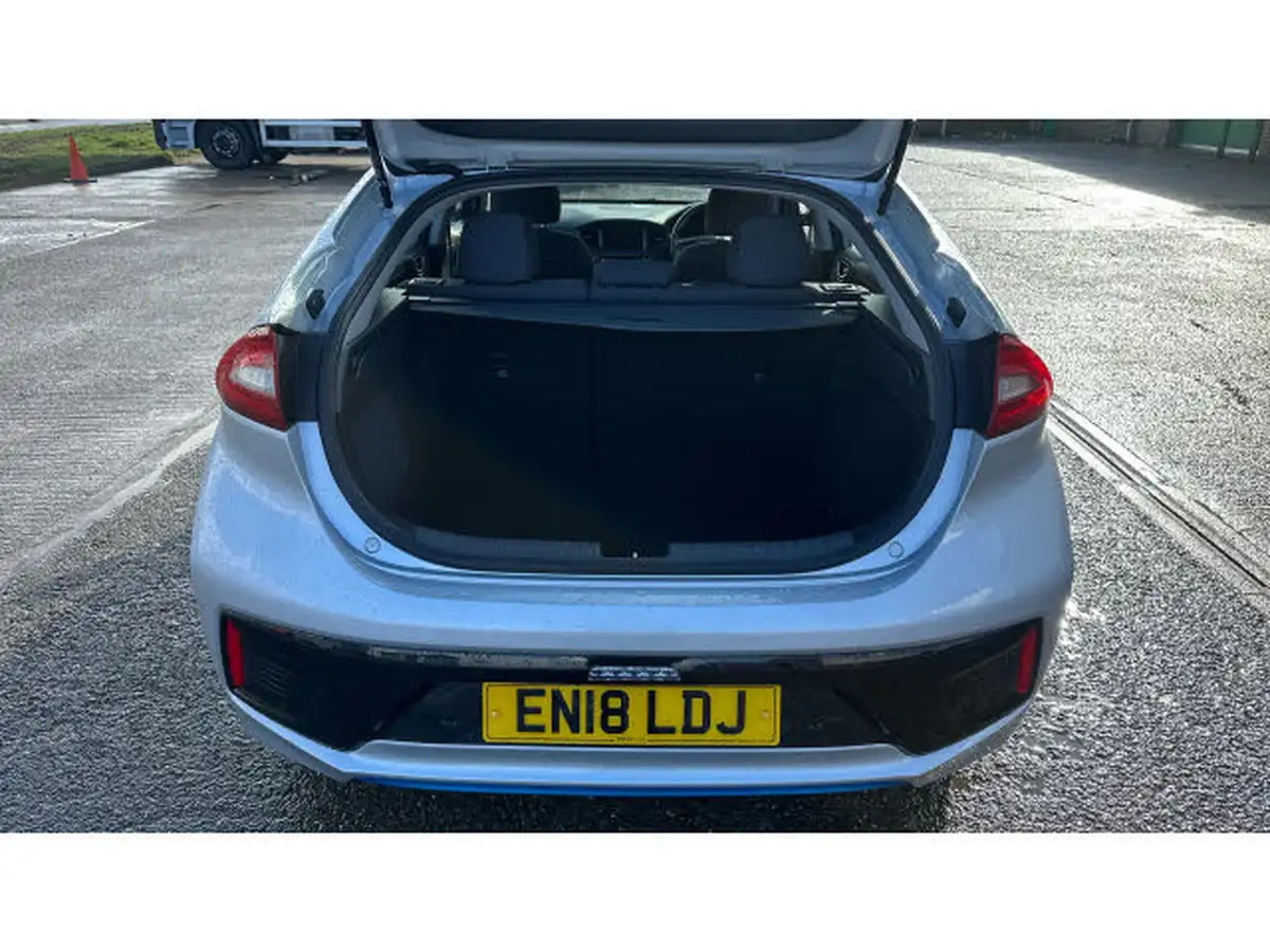 2018-hyundai-ioniq-16-gdi-premium-hybrid-big-3