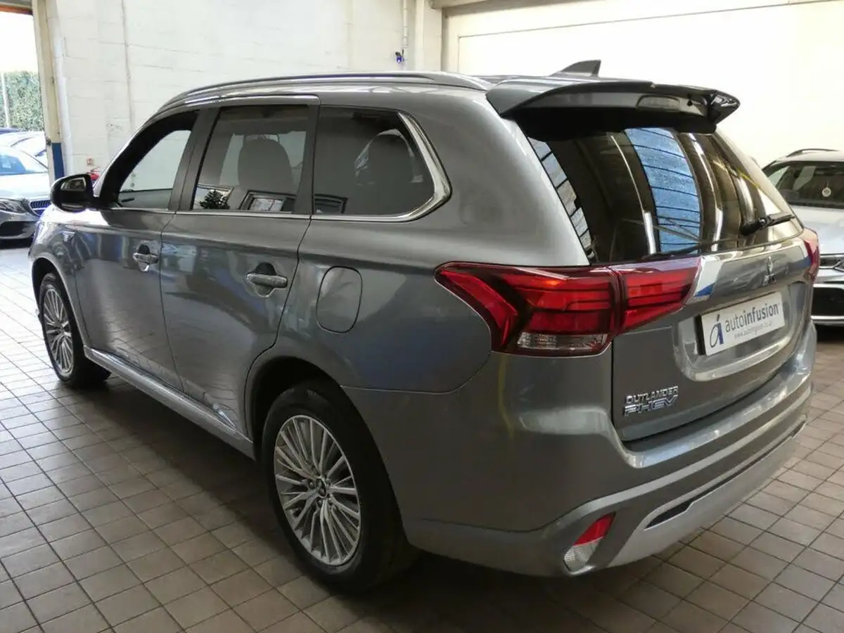 2021-mitsubishi-outlander-24-dynamic-phev-big-33