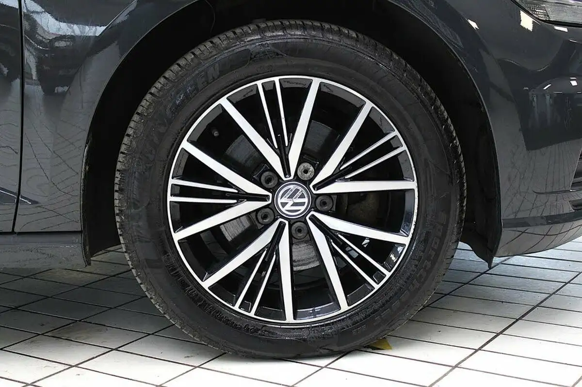 2018-volkswagen-golf-16tdi-se-nav-ss-hatchback-5d-big-7