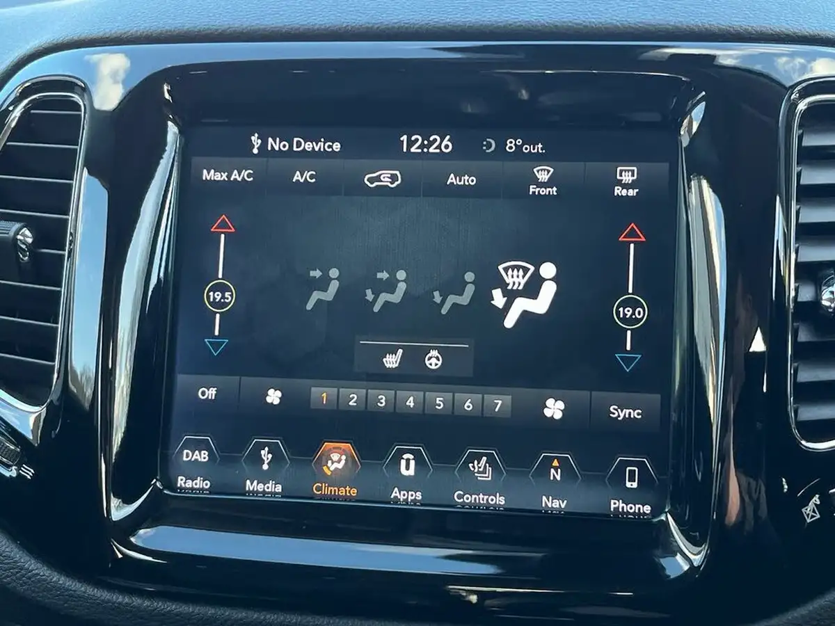 2020-jeep-compass-14-multiair-ii-night-eagle-big-17