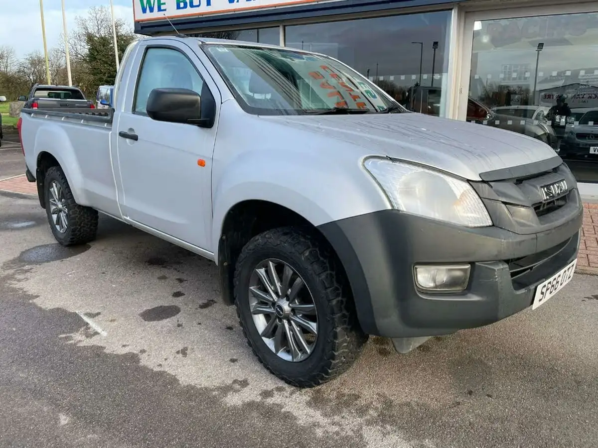 2016-isuzu-d-max-25td-4x4-single-pick-up-big-1