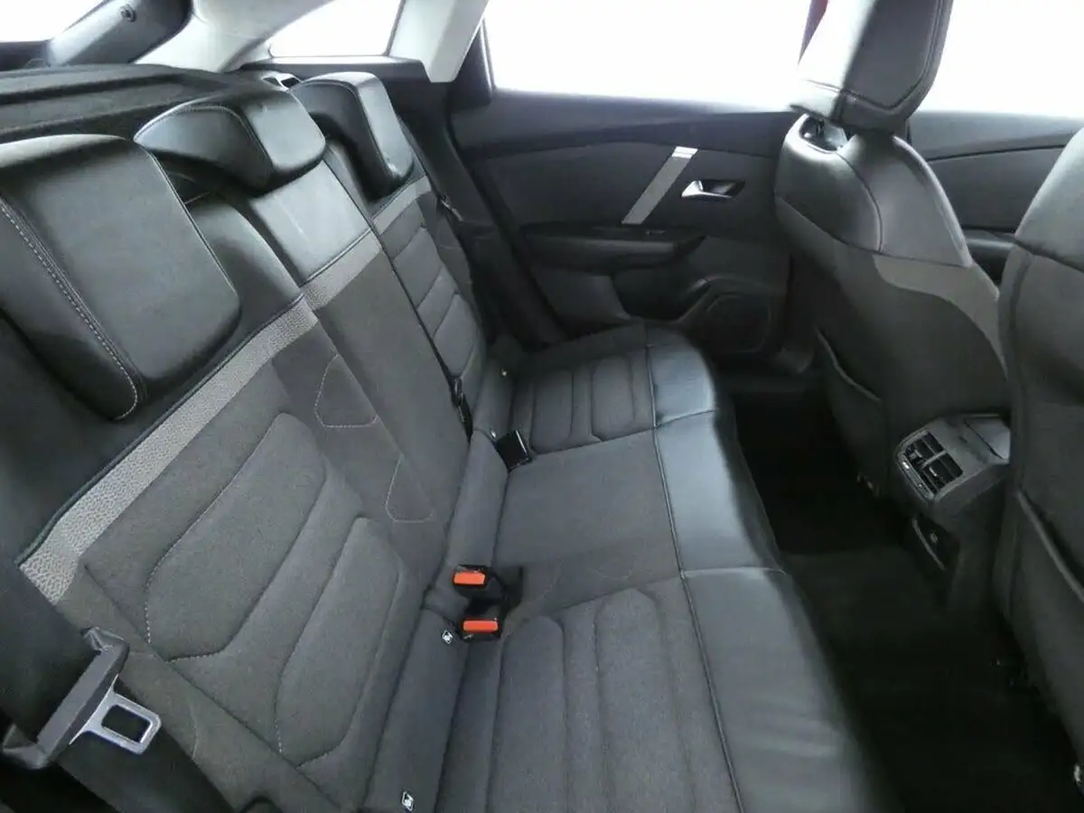 2021-citroen-c4-12-puretech-sense-plus-eat8-big-14