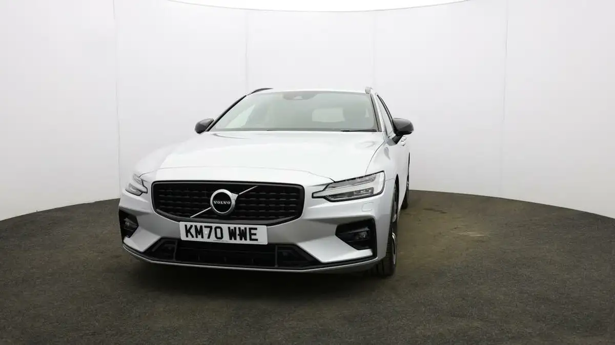 2020-volvo-v60-20-b4-r-design-big-39