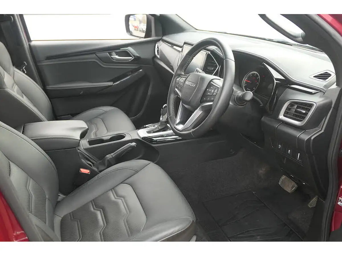 2024-isuzu-d-max-19td-v-cross-steel-edition-auto-big-11