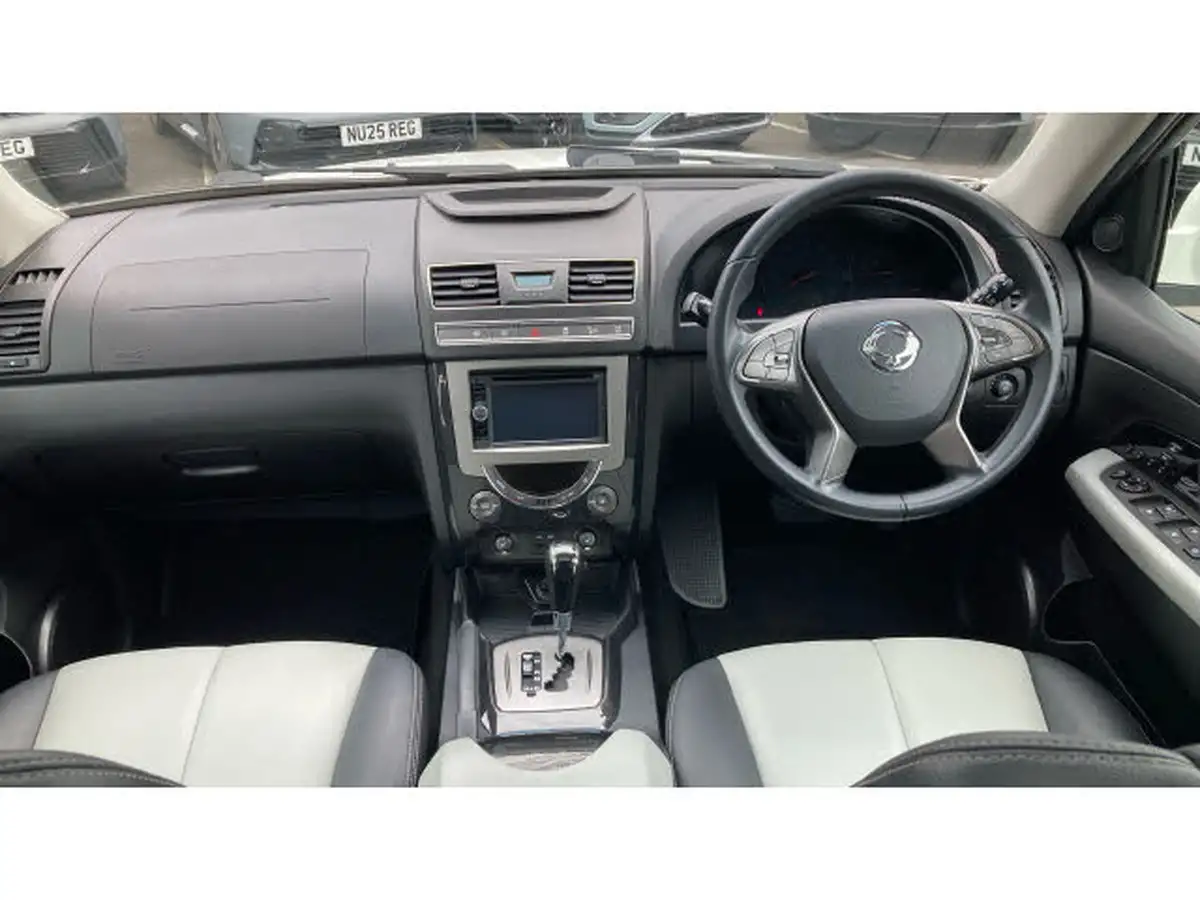 2016-kgm-ssangyong-rexton-w-22td-elx-big-9