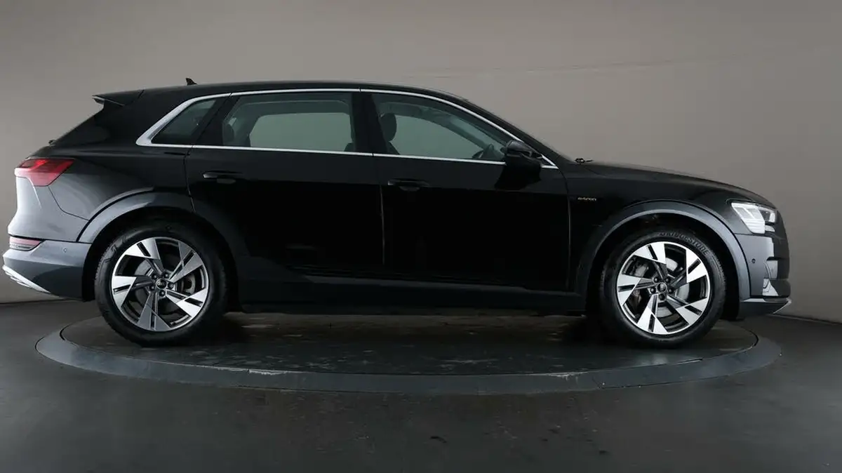 2020-audi-e-tron-50e-sport-big-61