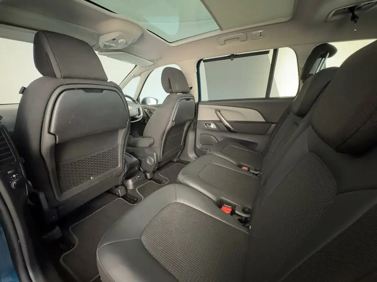 2022-citroen-grand-c4-spacetourer-12-puretech-shine-eat8-big-14