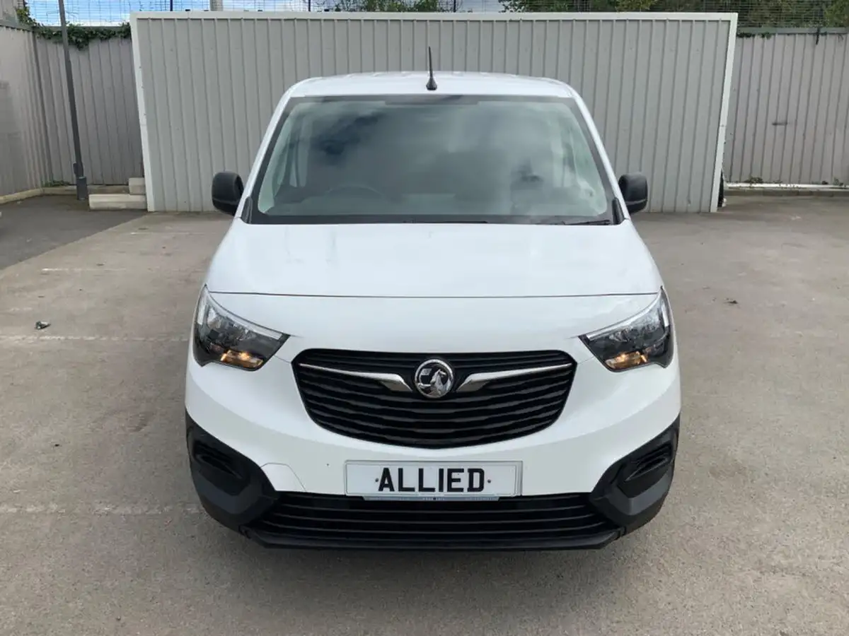 2021-vauxhall-combo-15cdti-dynamic-2300-100pseu6dt-l1h1-panel-big-1