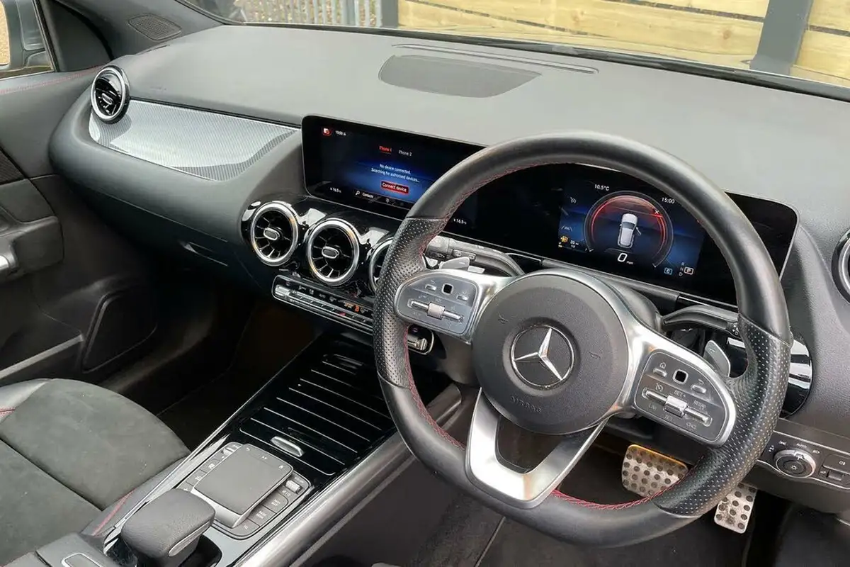 2021-mercedes-benz-gla-class-13-gla-200-amg-line-executive-big-26