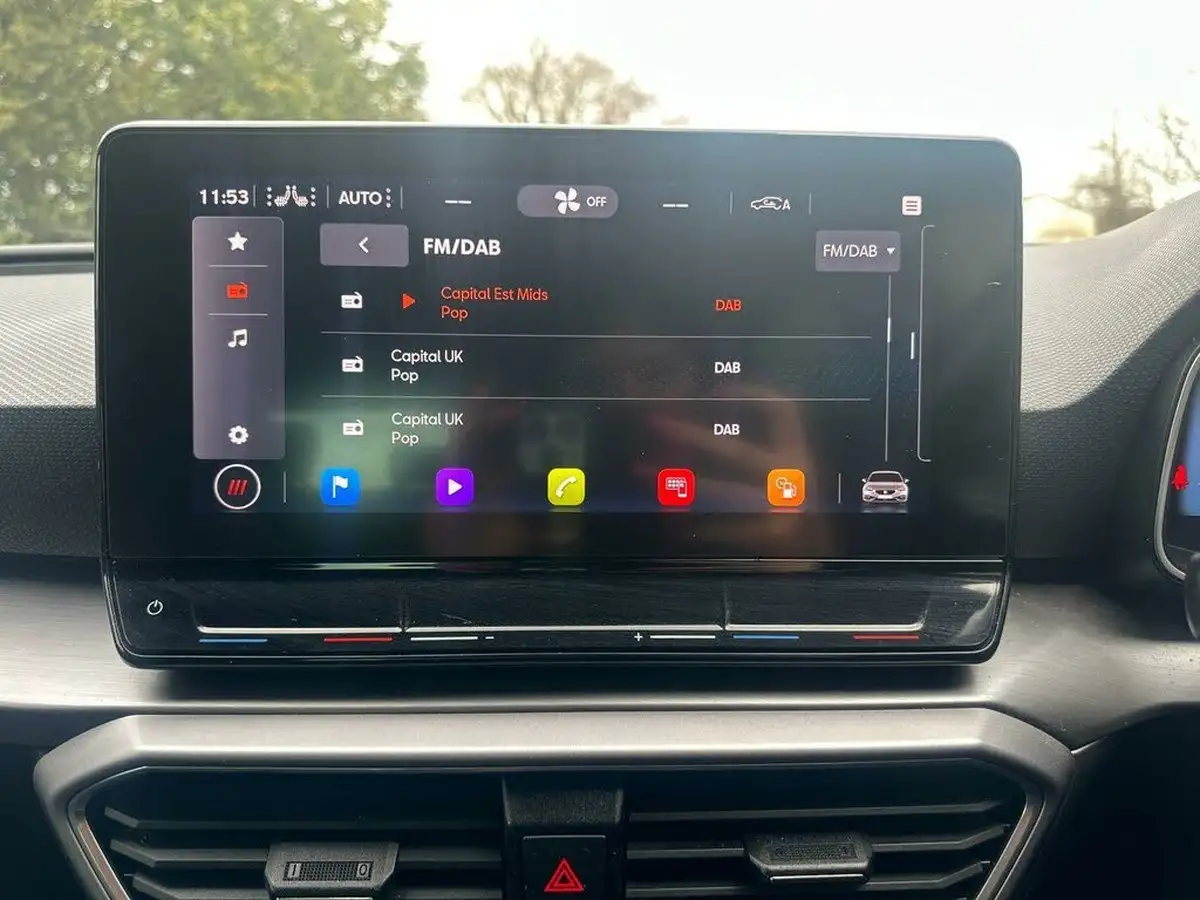 2021-seat-leon-15-etsi-fr-sport-hatchback-big-26