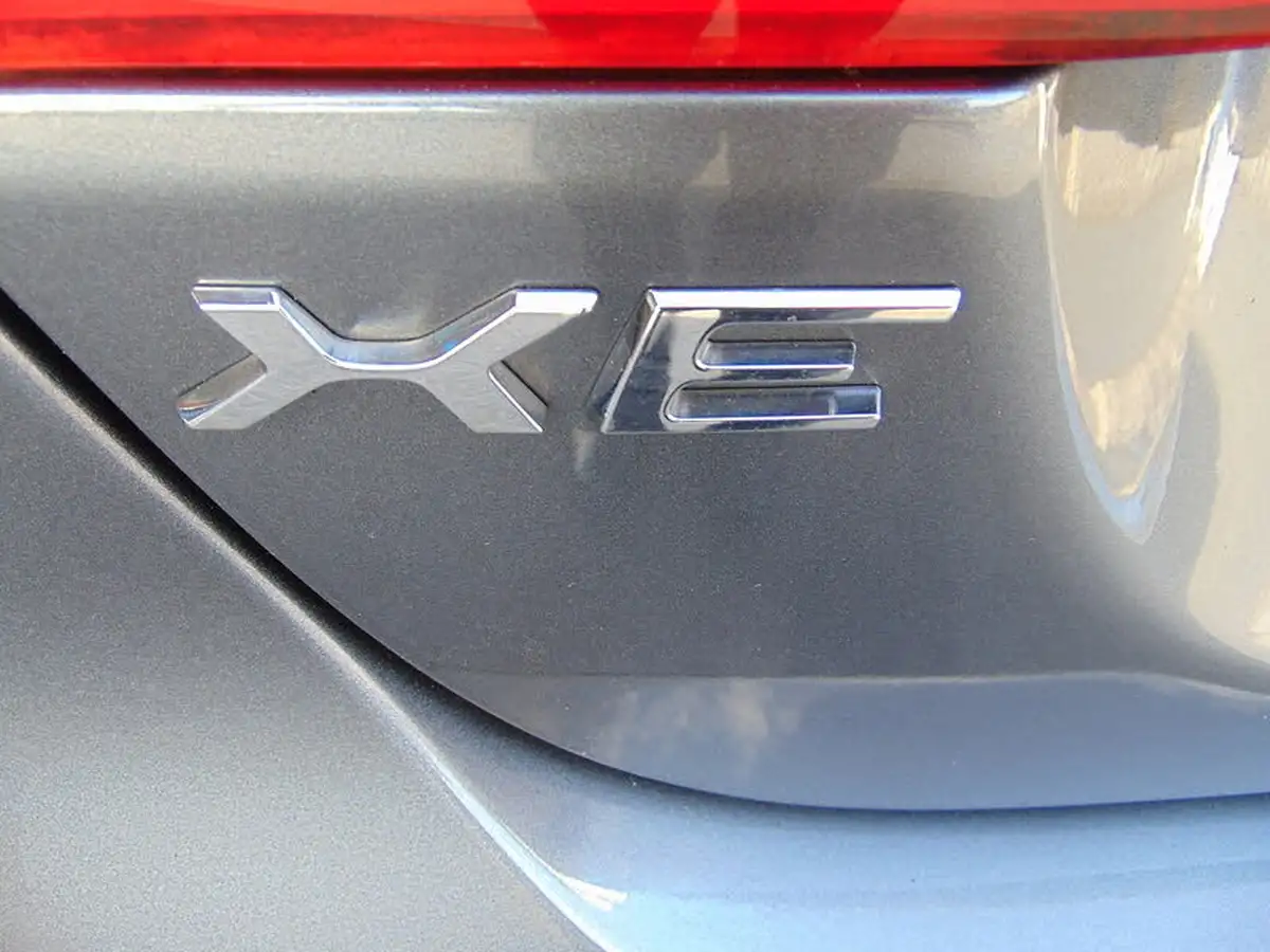 2017-jaguar-xe-20d-portfolio-240ps-awd-ss-1998cc-auto-big-50