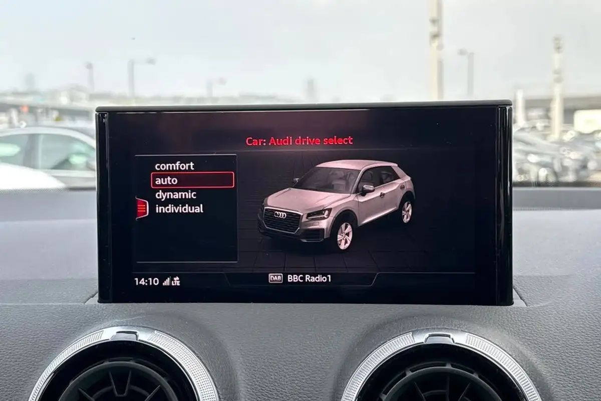 2024-audi-q2-10-30-tfsi-s-line-110ps-big-41