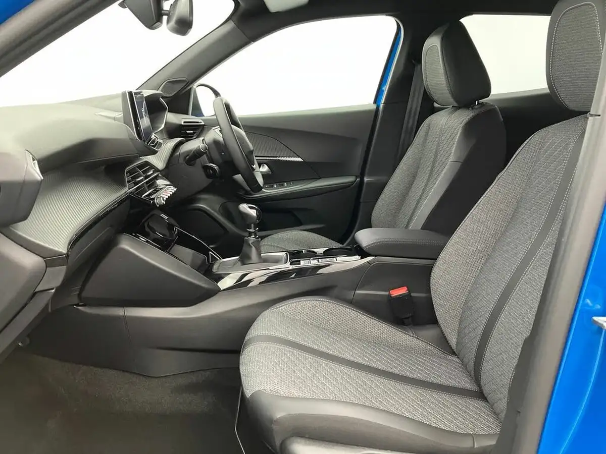 2023-peugeot-2008-suv-12-puretech-allure-big-36