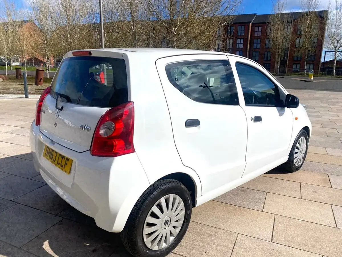 2013-suzuki-alto-10-sz-big-13