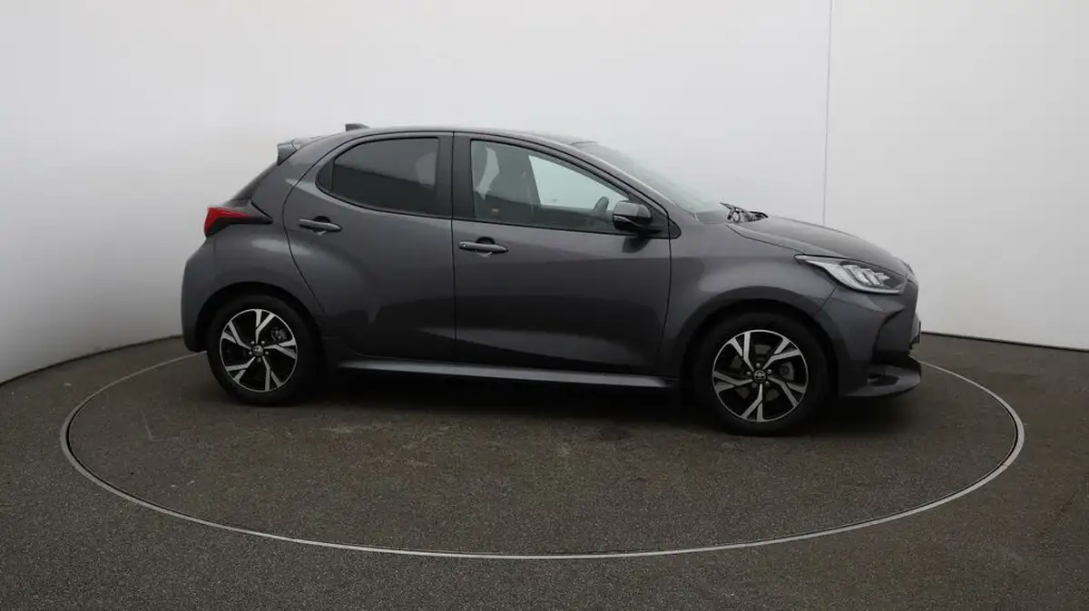 2024-toyota-yaris-15-vvt-i-design-big-46