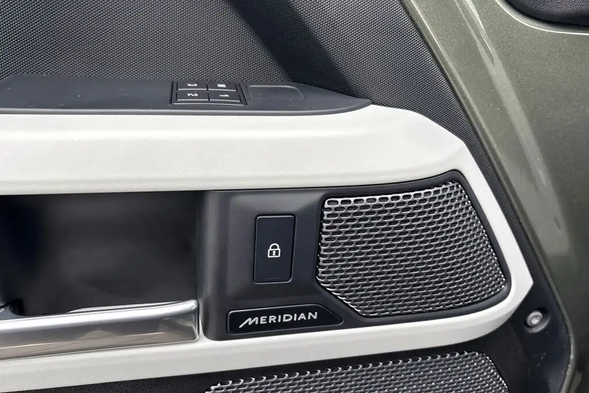 2023-land-rover-90-defender-30-d250-x-dynamic-se-big-24