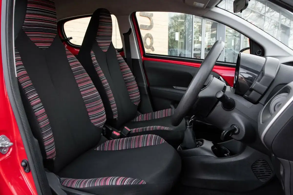 2016-citroen-c1-12-puretech-feel-81ps-5d-big-27
