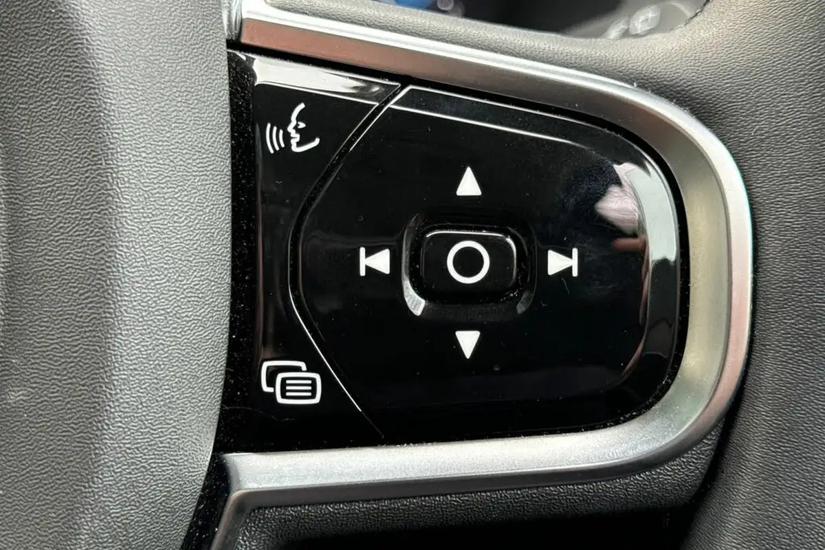 2024-volvo-xc90-20-b5-plus-big-11