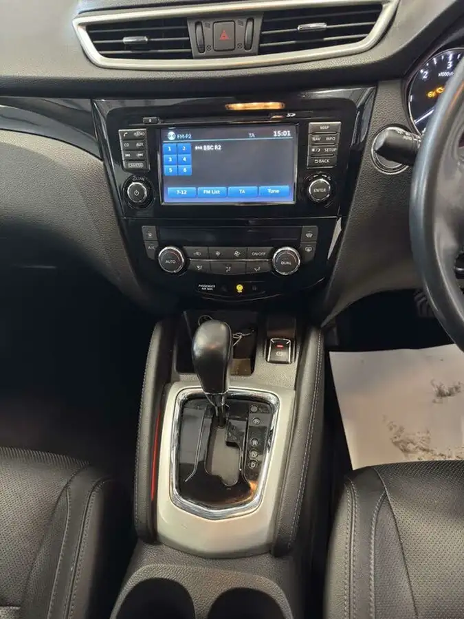 2015-nissan-qashqai-16dci-tekna-xtronic-cvt-big-24