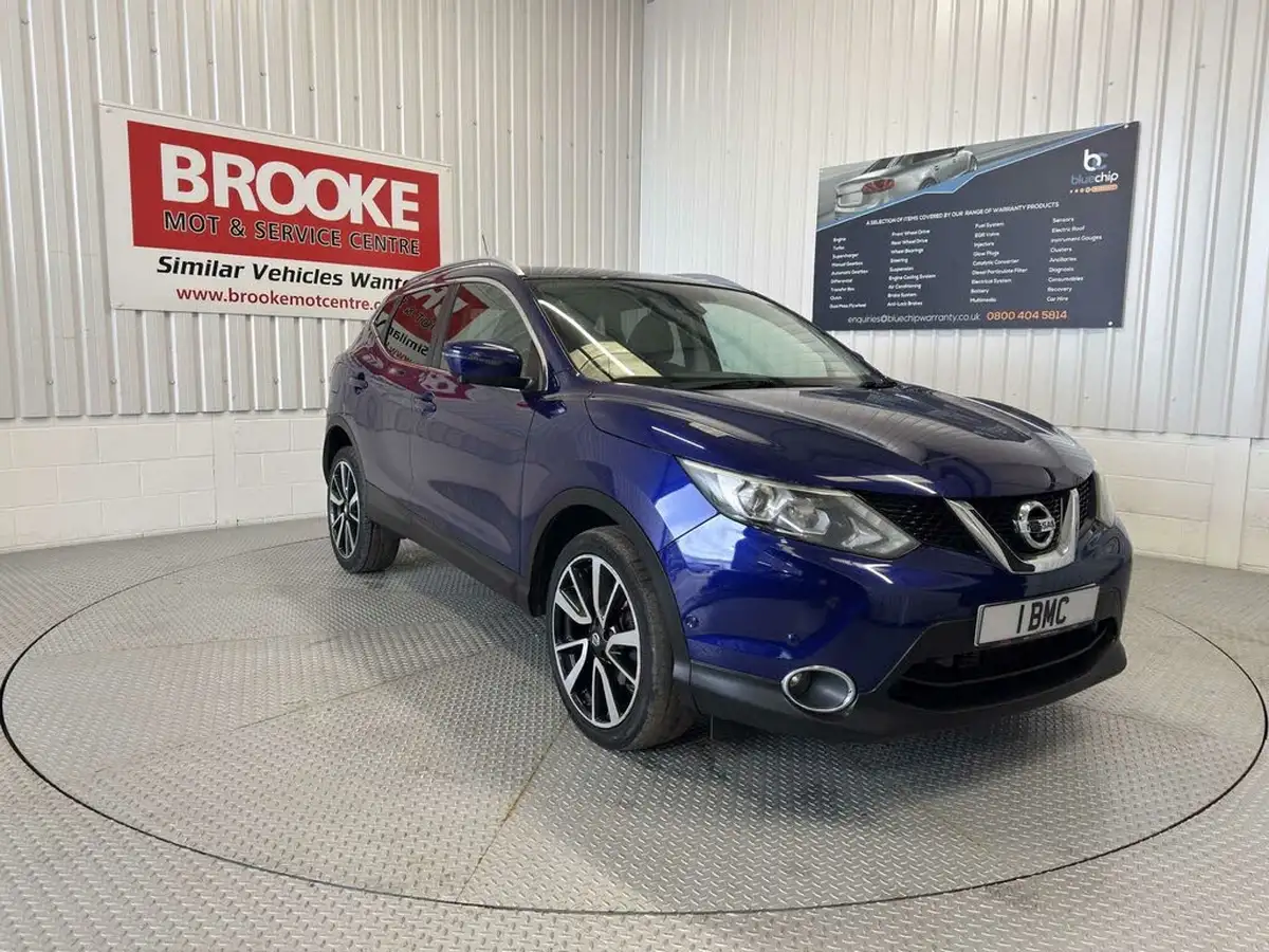 2015-nissan-qashqai-16dci-tekna-xtronic-cvt-big-0