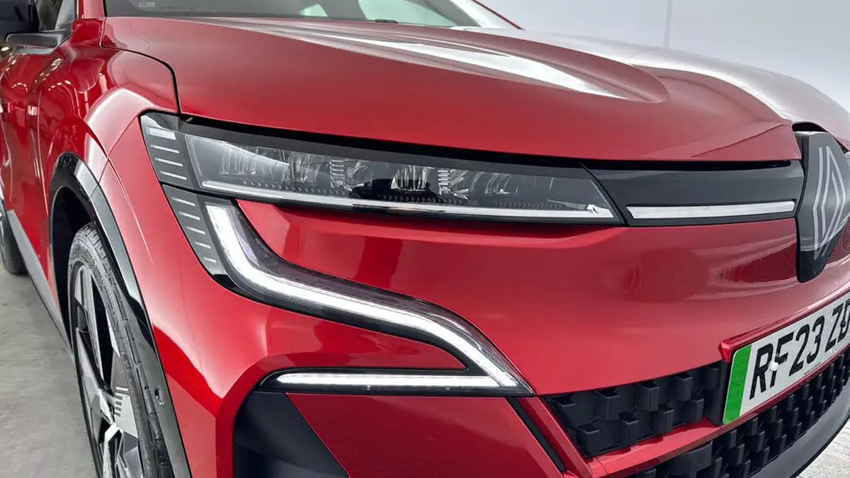 2023-renault-megane-e-tech-e-techno-big-24