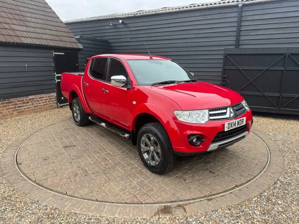 2014-mitsubishi-l200-25td-barbarian-auto-big-22